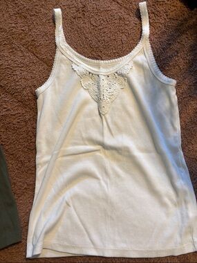 Old Navy White Lace Trim Ribbed Tank Top